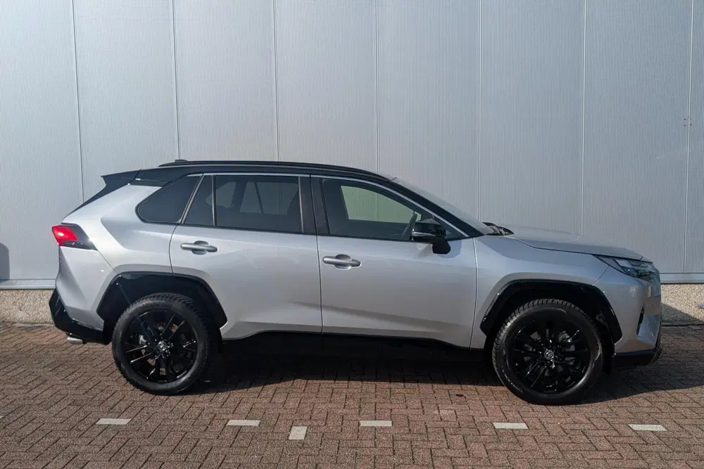 Toyota RAV 4 AWD Bi-tone uit 2025, foto 9