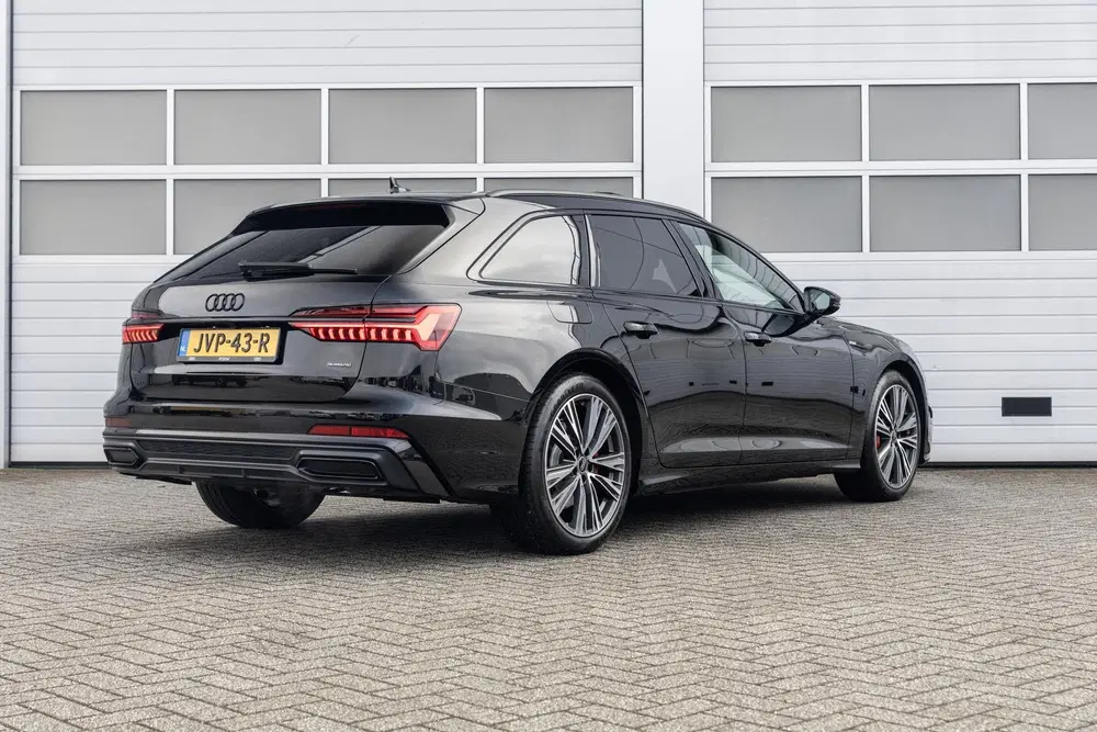 Audi A6 55 TFSIe 367pk quattro S edition Competiti uit 2022, foto 2