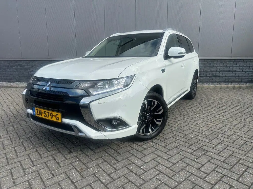 Mitsubishi Outlander 2.4 PHEV PURE+afn trekhaak orig ned aut uit 2019