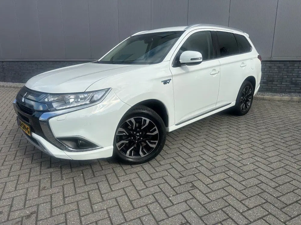 Mitsubishi Outlander 2.4 PHEV PURE+afn trekhaak orig ned aut uit 2019, foto 3