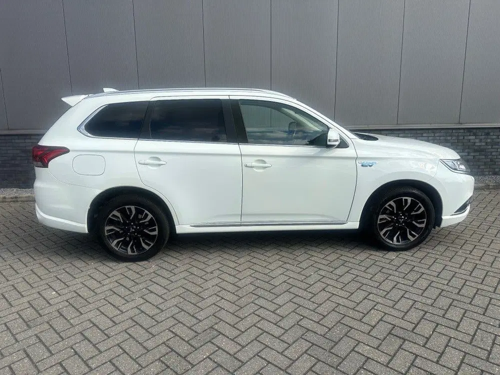 Mitsubishi Outlander 2.4 PHEV PURE+afn trekhaak orig ned aut uit 2019, foto 6
