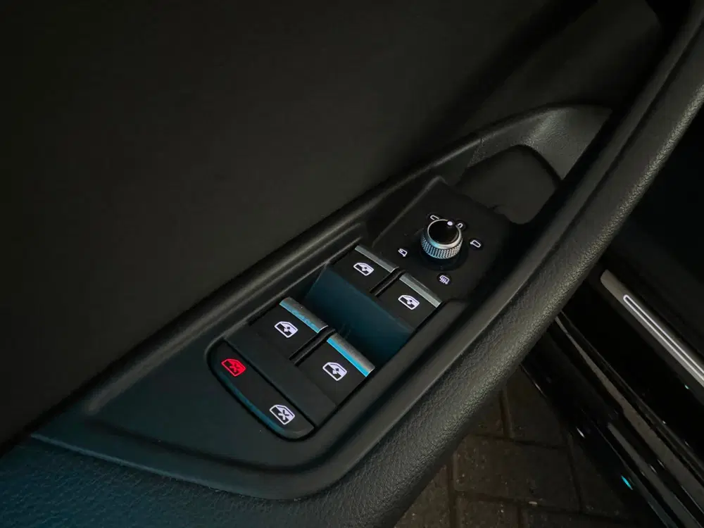 Audi A4 35 TFSI S Line Pano uit 2022, foto 13