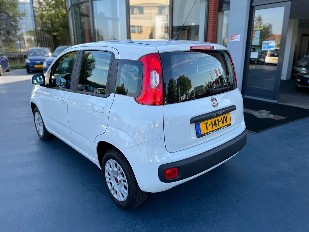 Fiat Panda 1.2 Lounge AIRCO HOGE INSTAP uit 2019, foto 3