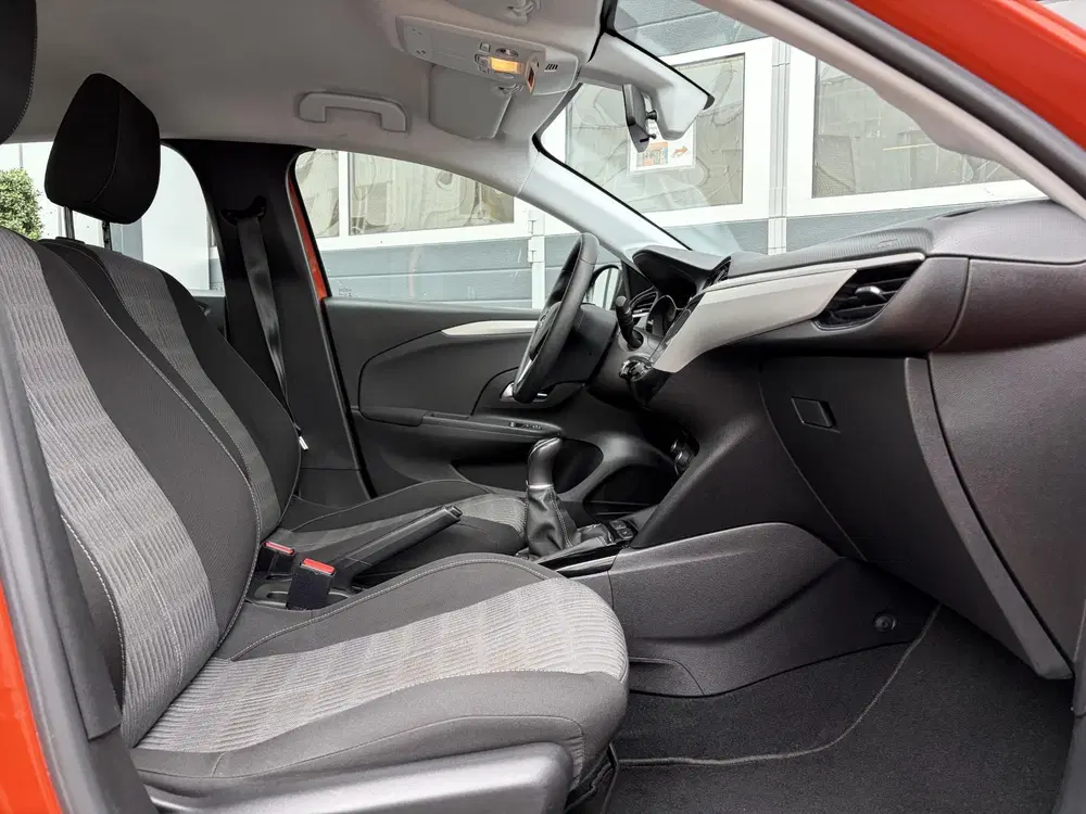 Opel Corsa 1.2 Edition uit 2020, foto 14