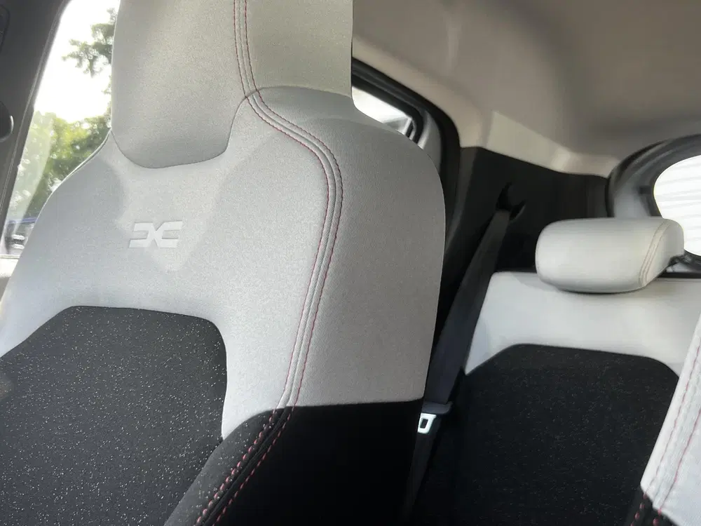 Dacia Spring Expression 45 26.8 kWh uit 2025, foto 13