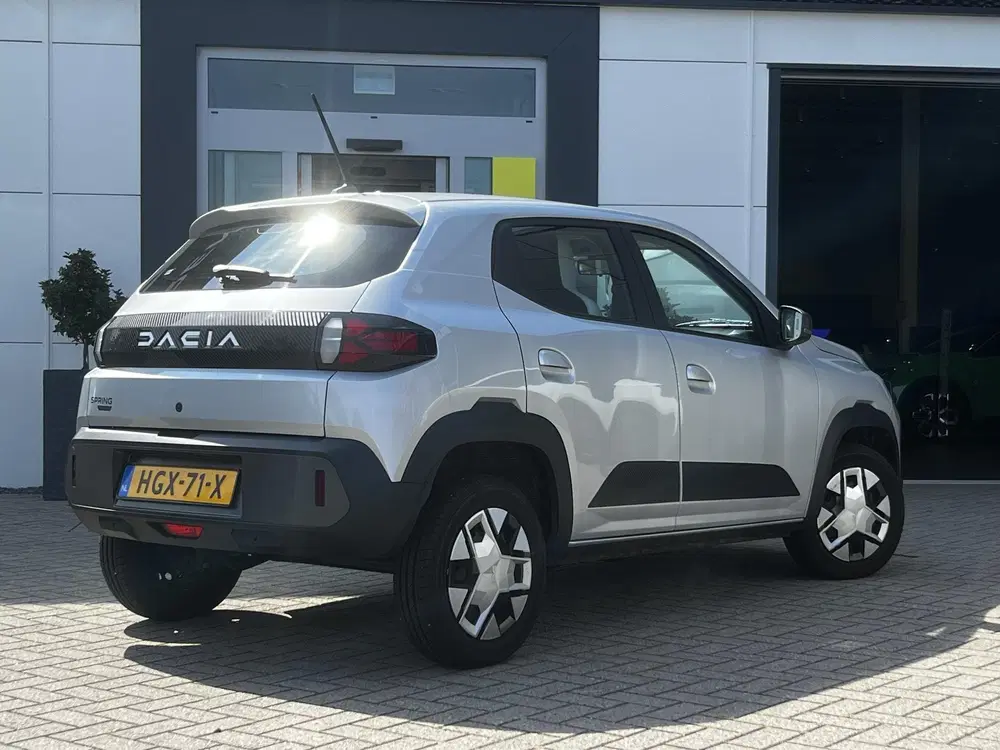 Dacia Spring Expression 45 26.8 kWh uit 2025, foto 2