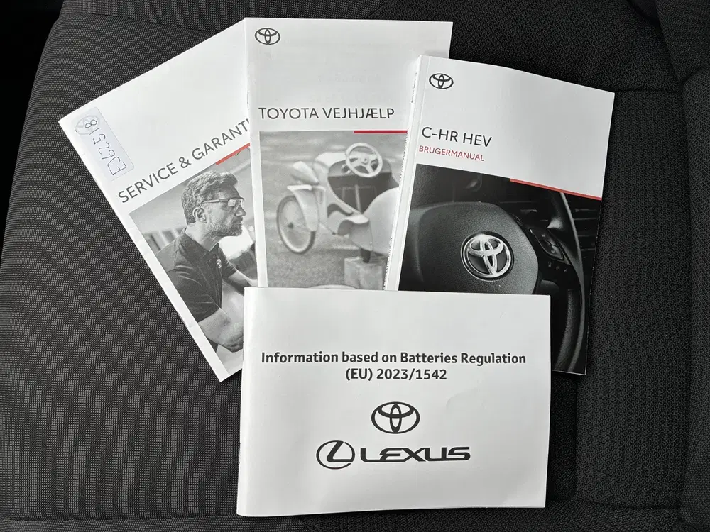 Toyota C-HR 1.8 Hybrid 140 First Edition uit 2025, foto 4