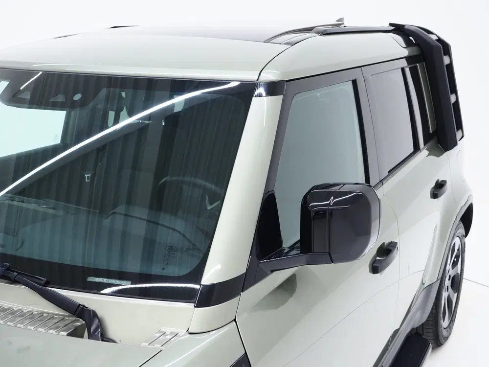 Land Rover Defender 2.0 P400e 110 uit 2021, foto 13