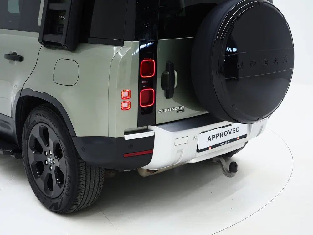 Land Rover Defender 2.0 P400e 110 uit 2021, foto 14