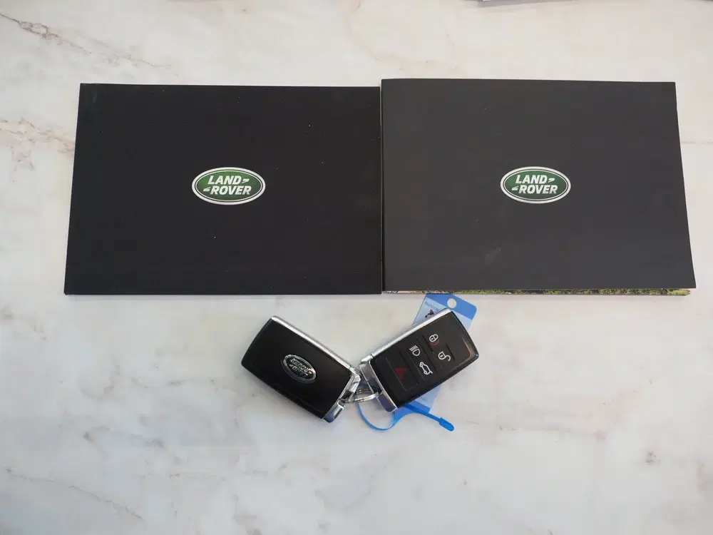 Land Rover Defender 2.0 P400e 110 uit 2021, foto 8