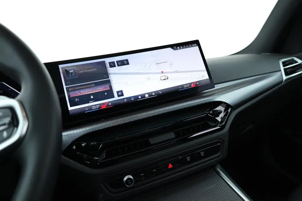 BMW 3-serie 320i uit 2025, foto 14