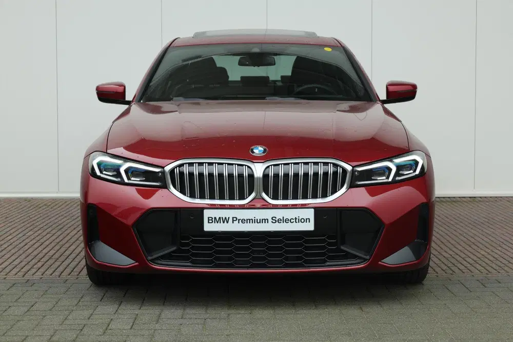 BMW 3-serie 320i uit 2025, foto 2