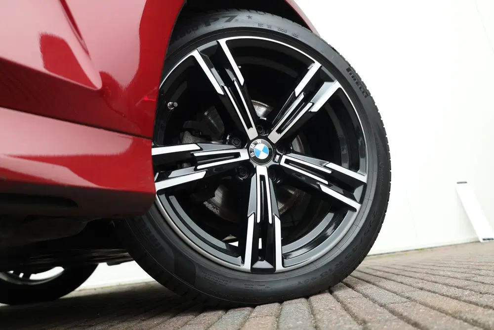 BMW 3-serie 320i uit 2025, foto 6