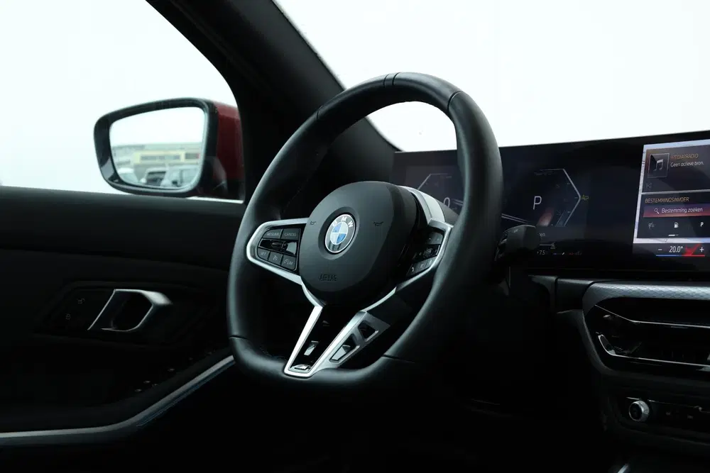 BMW 3-serie 320i uit 2025, foto 9
