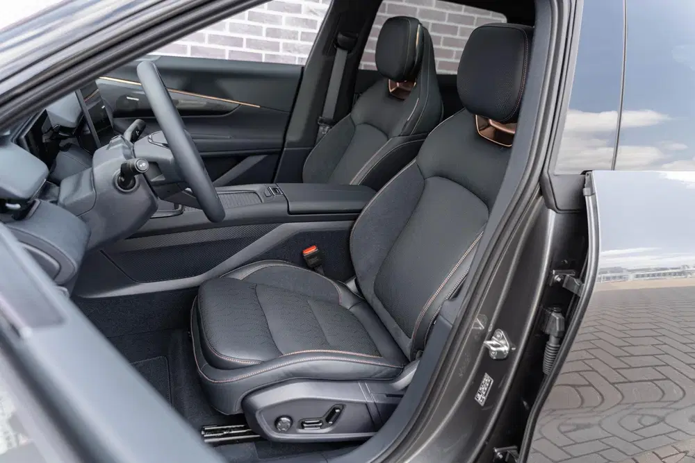 Lynk & Co 08 1.5 Plug-in Hybrid More uit 2026, foto 3