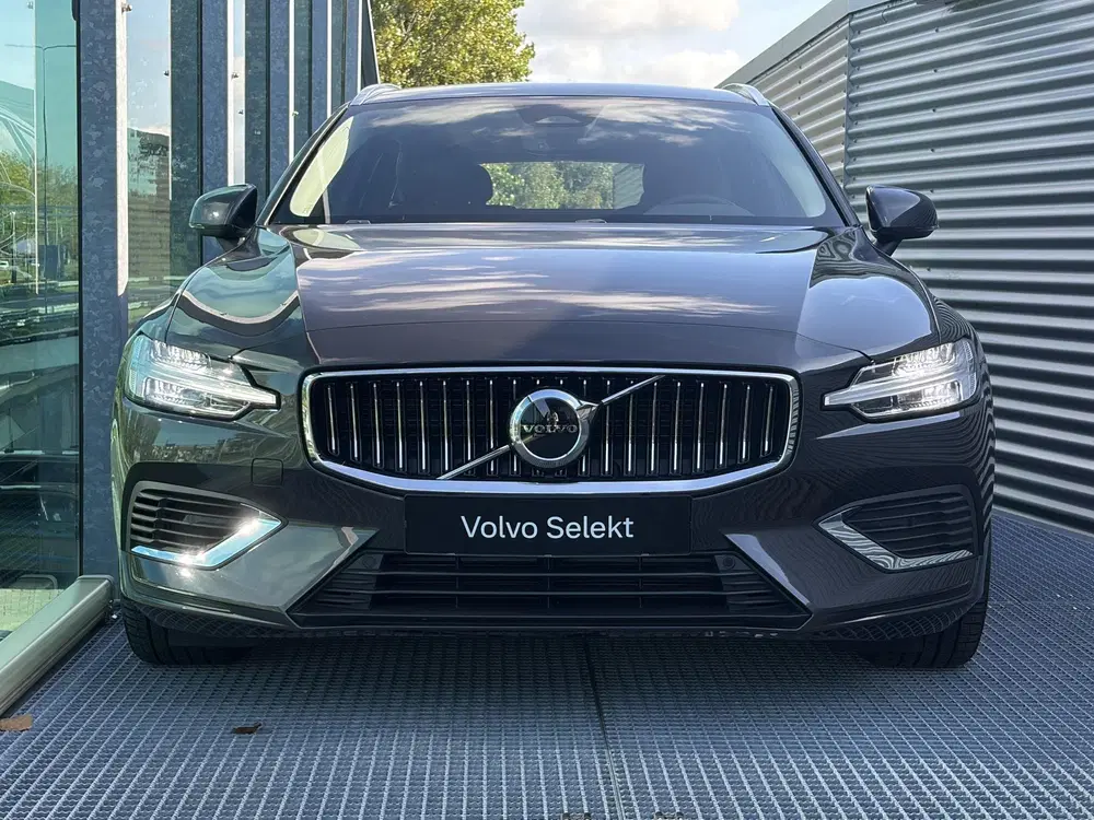Volvo V60 2.0 T6 Plug-in hybrid AWD Essential Bright uit 2025, foto 4