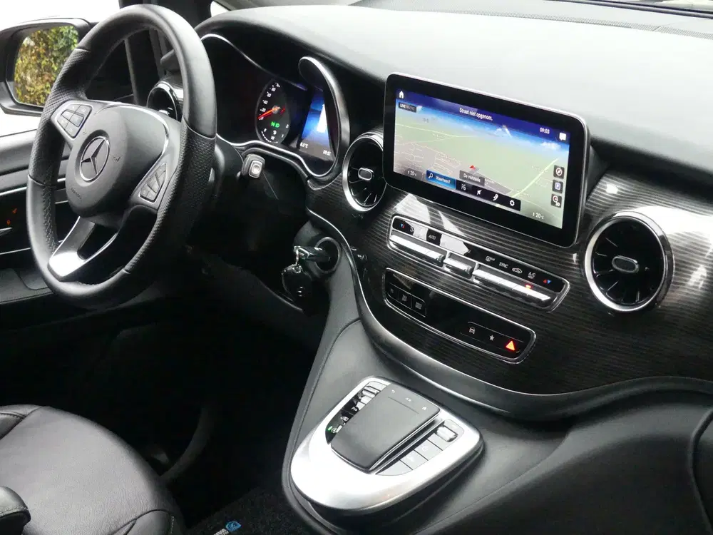 Mercedes-Benz V-Klasse 300d Lang Dubbel Cabine LED uit 2023, foto 2