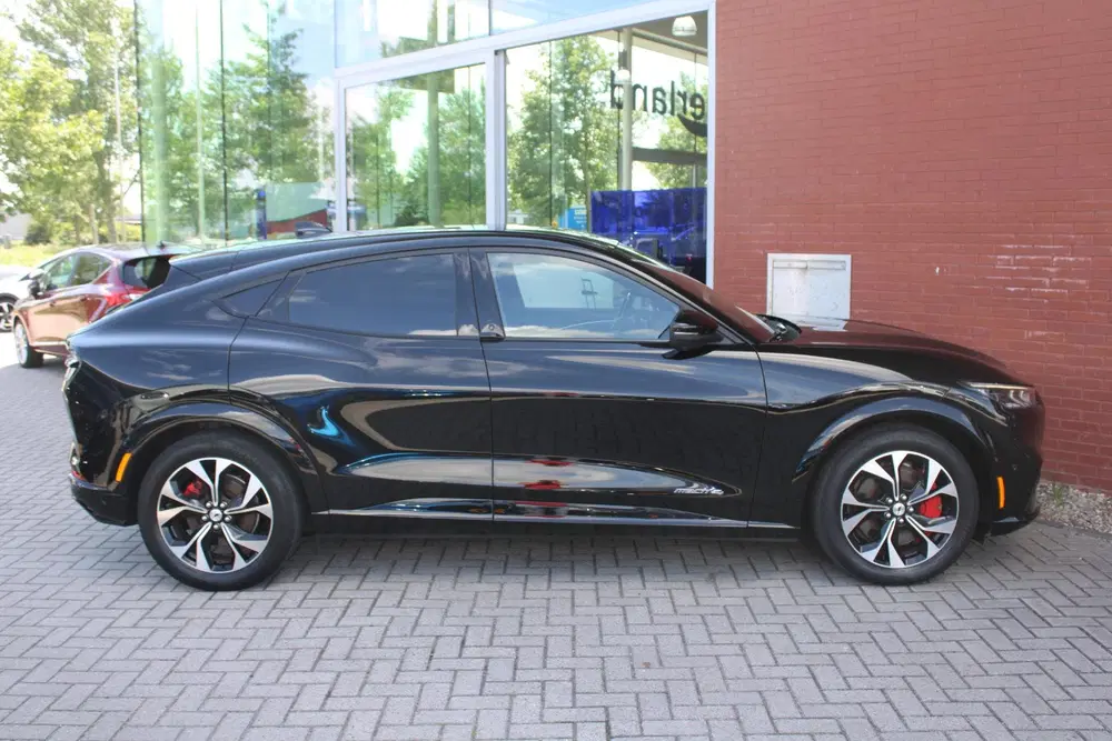 Ford Mustang Mach-E Extended AWD 98 kWh uit 2022, foto 5