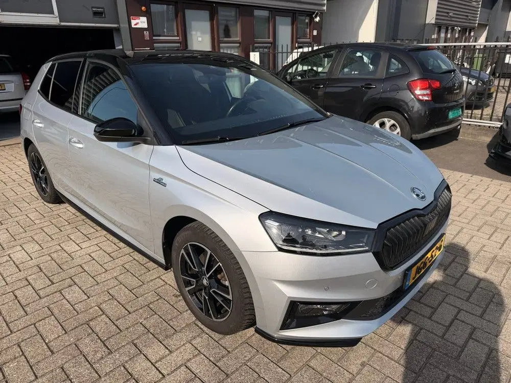 Skoda Fabia 1.0 TSI Monte Carlo uit 2025, foto 3