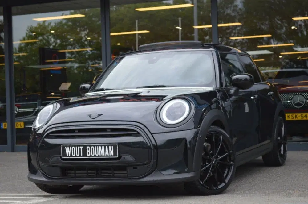 Mini Cooper 1.5 Cooper Aut. Led Leder Panorama Camera uit 2023