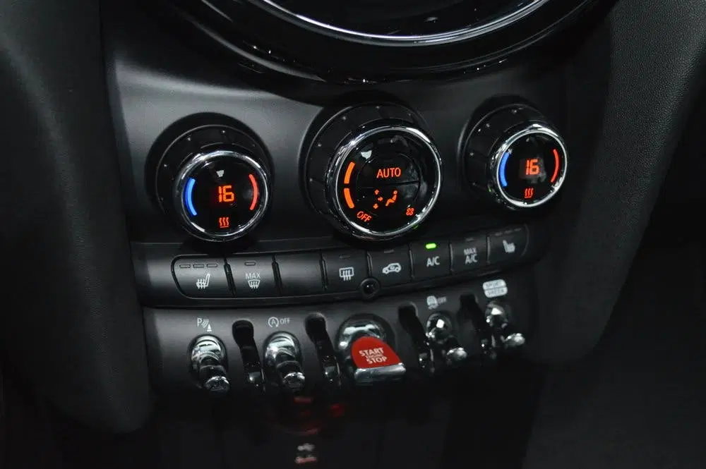 Mini Cooper 1.5 Cooper Aut. Led Leder Panorama Camera uit 2023, foto 13