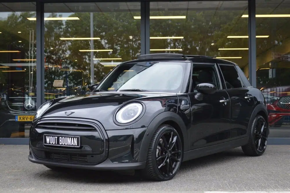 Mini Cooper 1.5 Cooper Aut. Led Leder Panorama Camera uit 2023, foto 2