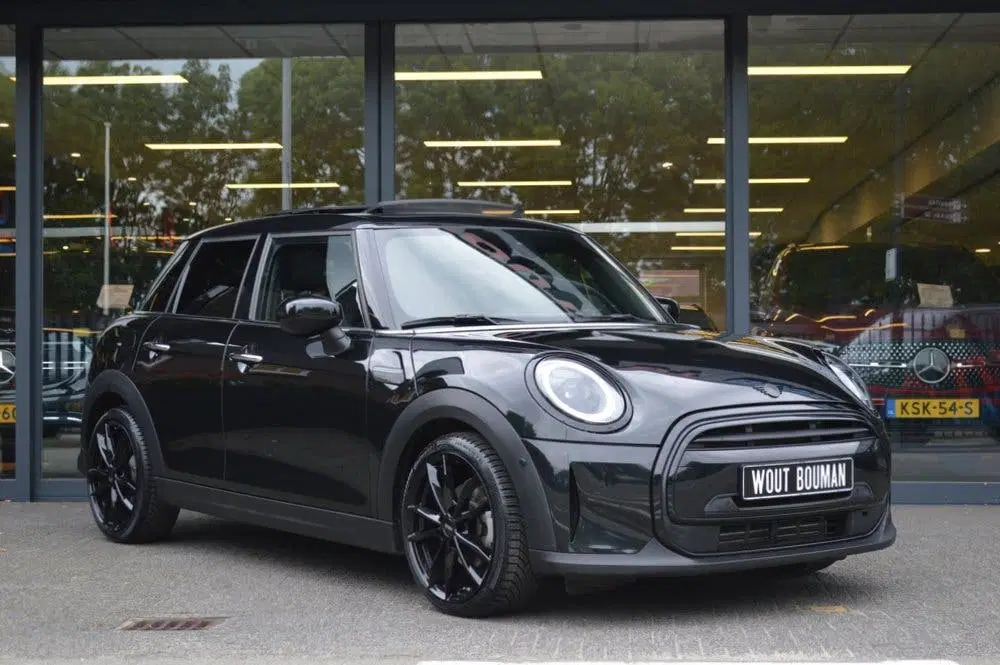 Mini Cooper 1.5 Cooper Aut. Led Leder Panorama Camera uit 2023, foto 3