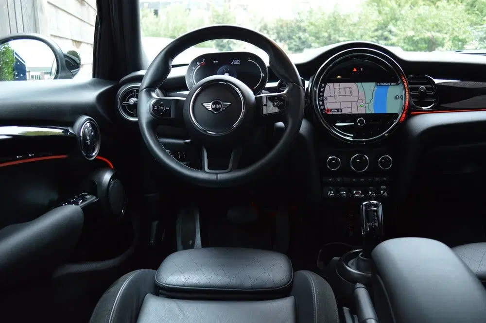 Mini Cooper 1.5 Cooper Aut. Led Leder Panorama Camera uit 2023, foto 4