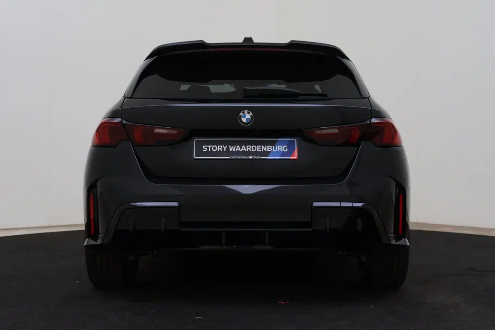 BMW 1-serie 120 M Sport Automaat uit 2026, foto 5