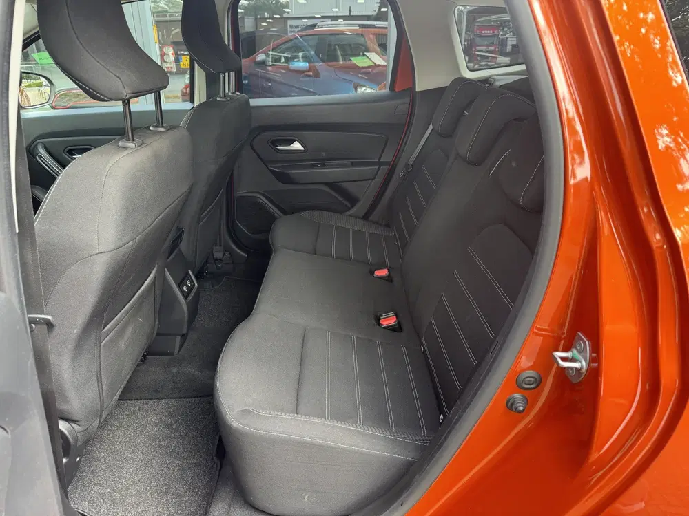 Dacia Duster 1.0 TCe Bi-Fuel Prestige CAMERA-CRUISE uit 2021, foto 6