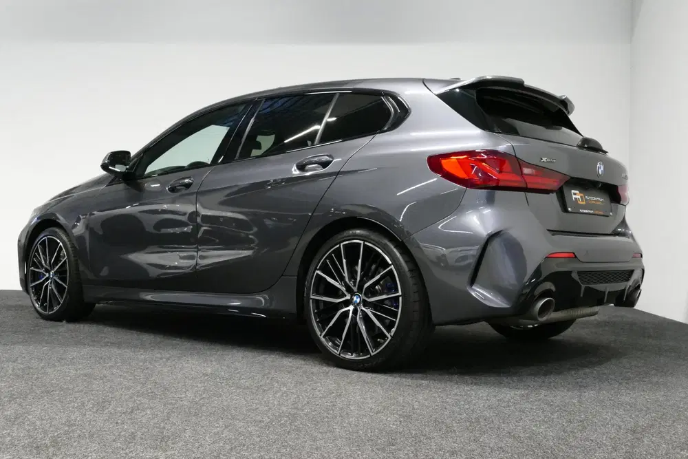 BMW 1-serie M135i xDrive High Executive Edition uit 2020, foto 4