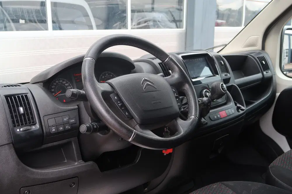 Citroën Jumper Citroen Jumper 30 2.2 BlueHDi 140 L2H1 Clu uit 2021, foto 2