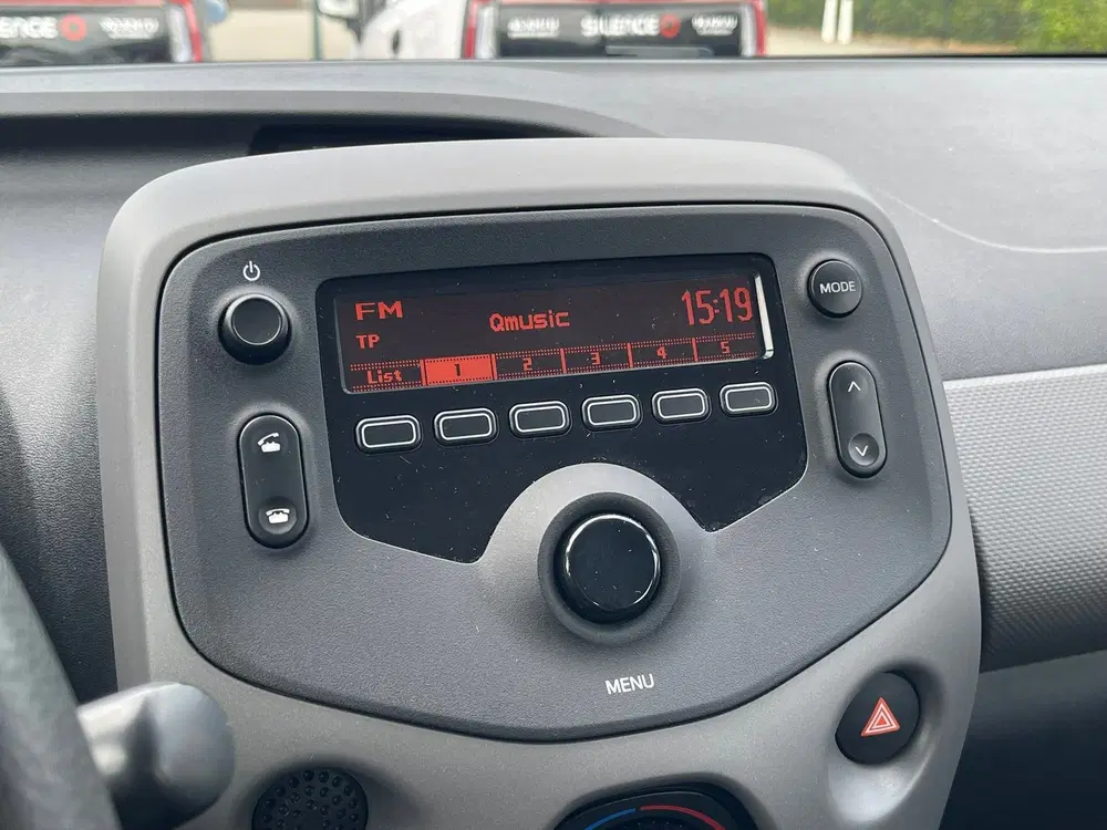 Peugeot 108 1.0 l AIRCO l BLUETOOTH l ALL-IN PRIJS uit 2021, foto 8