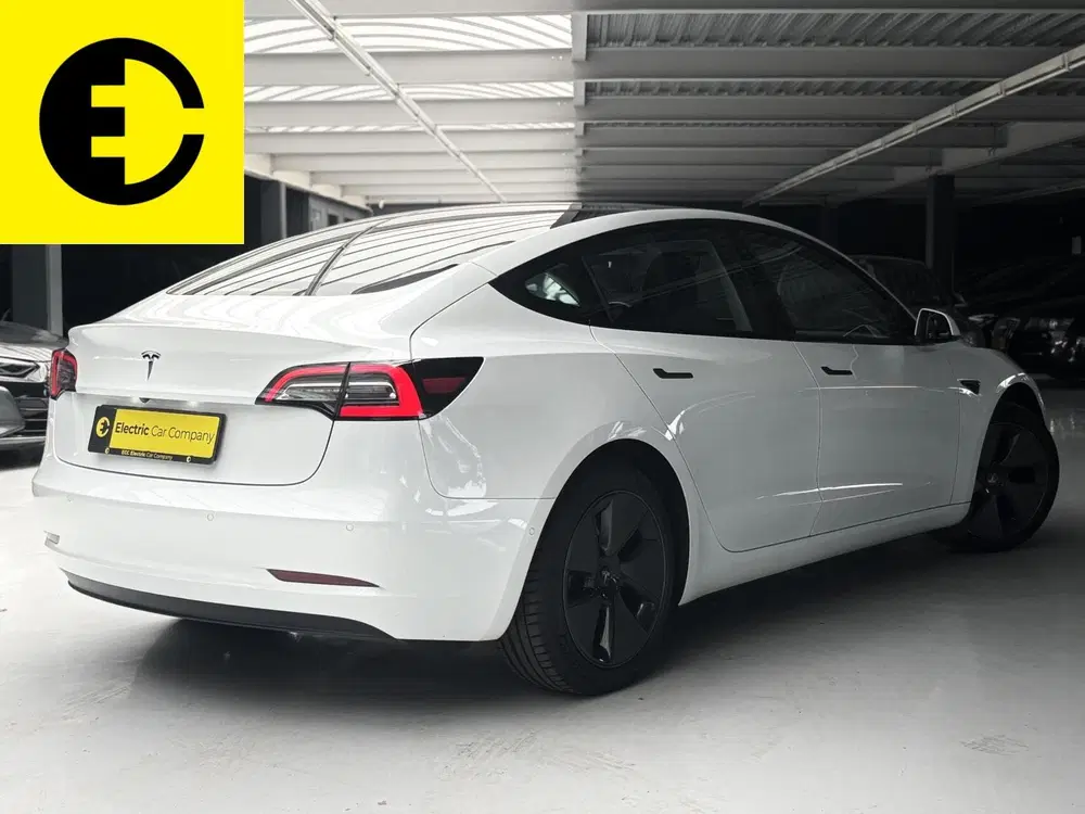Tesla Model 3 Standard RWD Plus 60 kWh uit 2021, foto 13
