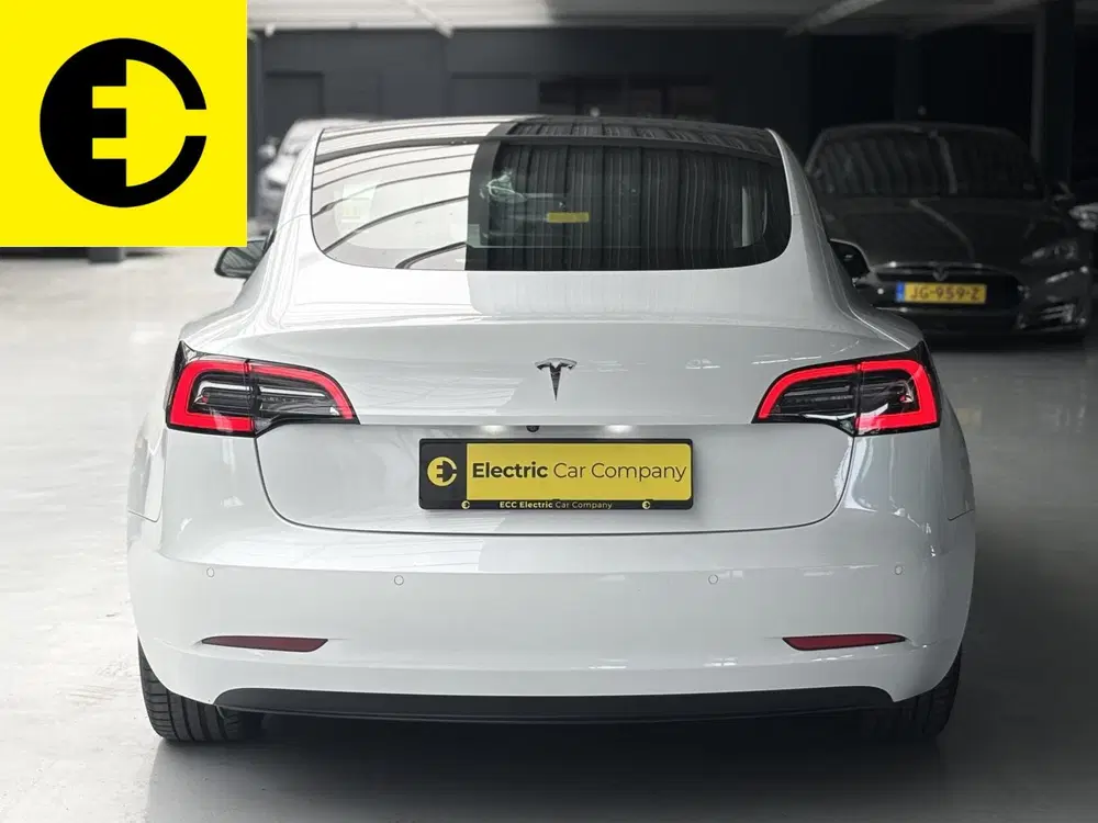 Tesla Model 3 Standard RWD Plus 60 kWh uit 2021, foto 14
