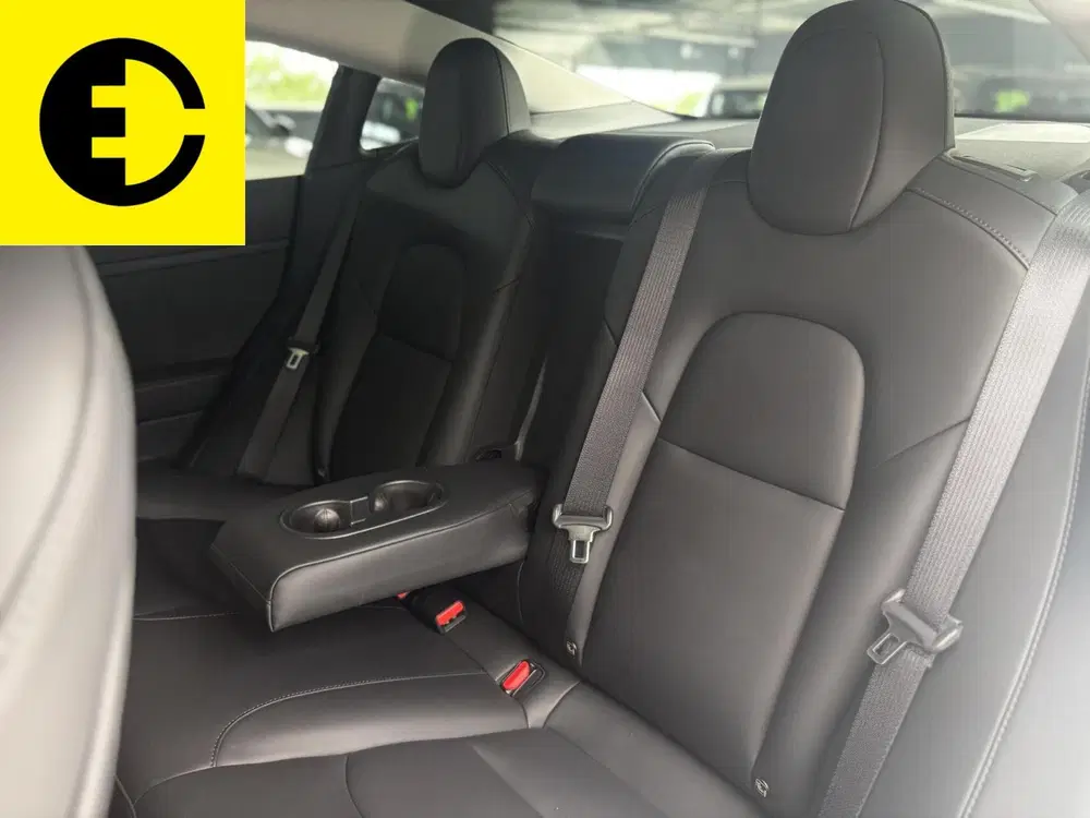 Tesla Model 3 Standard RWD Plus 60 kWh uit 2021, foto 7