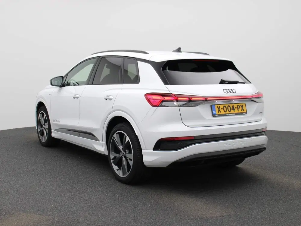 Audi Q4 e-tron 50 quattro S edition 77 kWh 299 PK uit 2024, foto 3