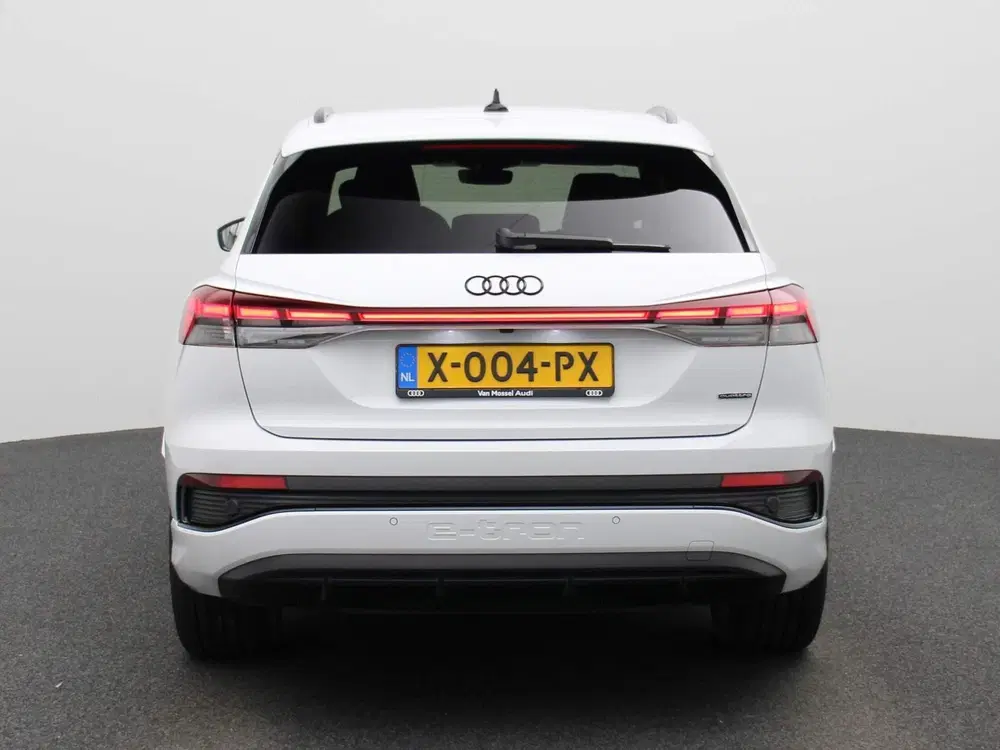 Audi Q4 e-tron 50 quattro S edition 77 kWh 299 PK uit 2024, foto 5