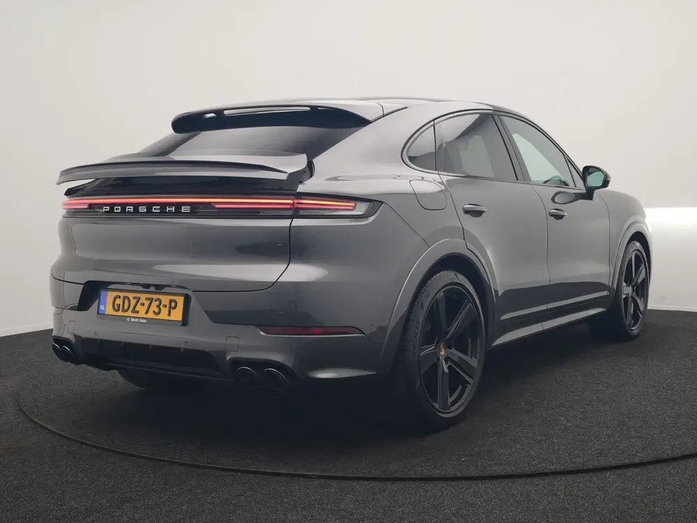 Porsche Cayenne Cayenne Coupé 3.0 E-Hybrid PHEV uit 2024, foto 3