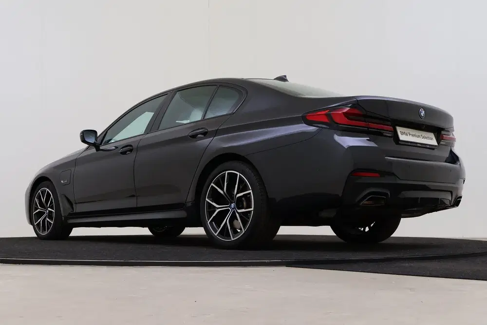 BMW 5-serie 545e xDrive High Executive M Sport Automaa uit 2022, foto 11