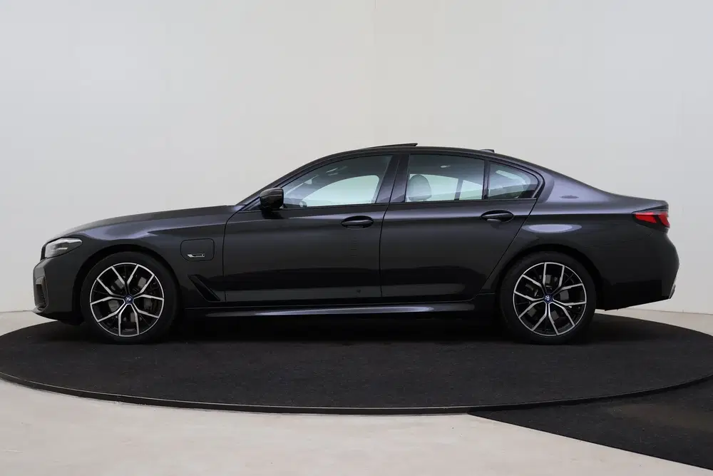 BMW 5-serie 545e xDrive High Executive M Sport Automaa uit 2022, foto 14