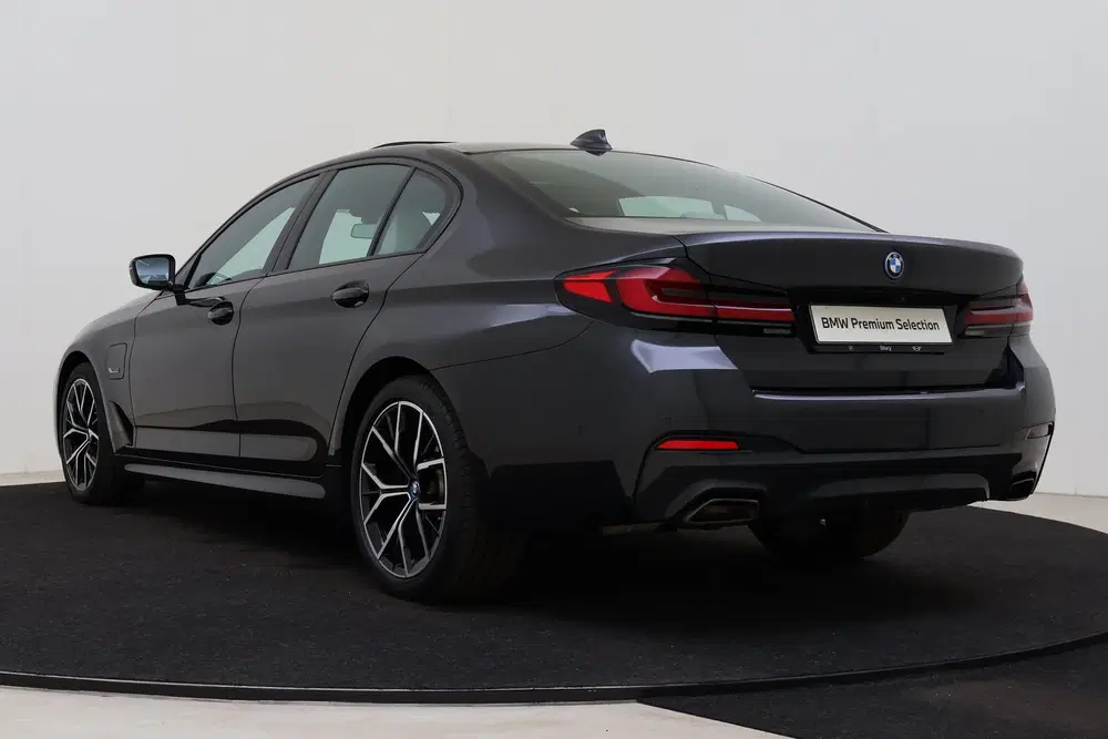BMW 5-serie 545e xDrive High Executive M Sport Automaa uit 2022, foto 15