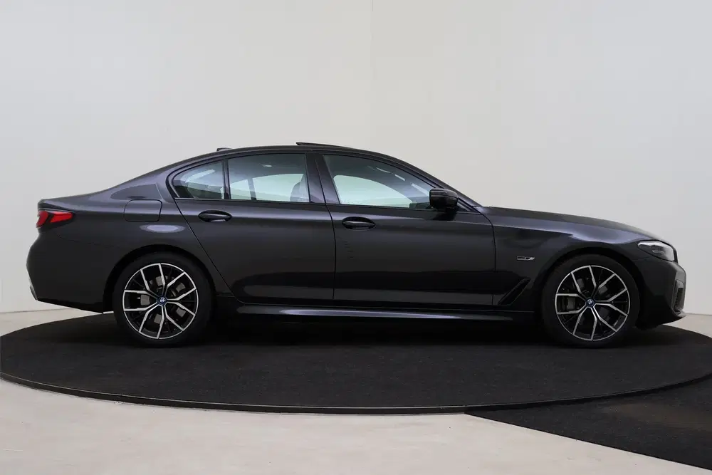 BMW 5-serie 545e xDrive High Executive M Sport Automaa uit 2022, foto 7