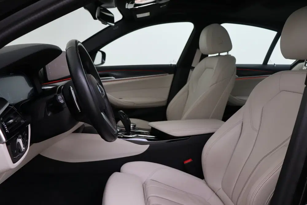 BMW 5-serie 545e xDrive High Executive M Sport Automaa uit 2022, foto 9
