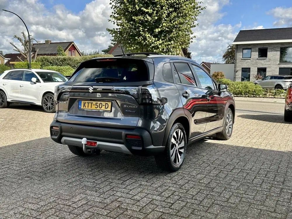 Suzuki S-Cross 1.5 Hybrid ALLGRIP Style Trekhaak Pano Nav uit 2023, foto 2