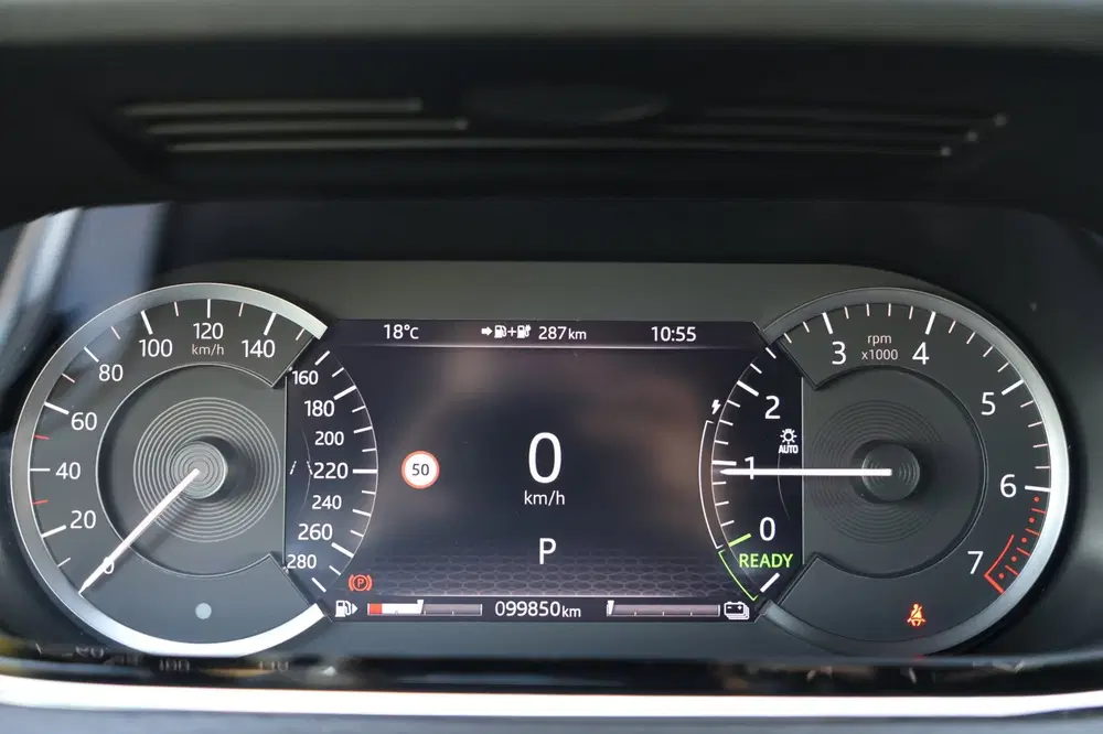 Land Rover Range Rover Evoque 1.5 P300e AWD R-Dynamic HSE uit 2020, foto 4