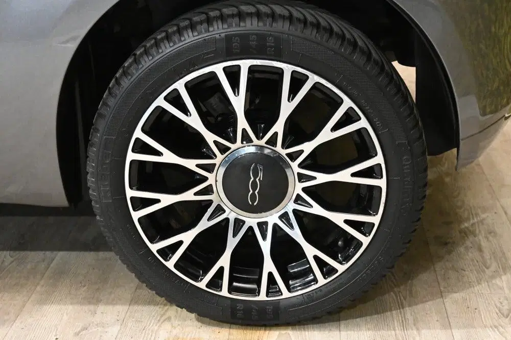 Fiat 500 1.0 Hybrid Dolcevita uit 2023, foto 15