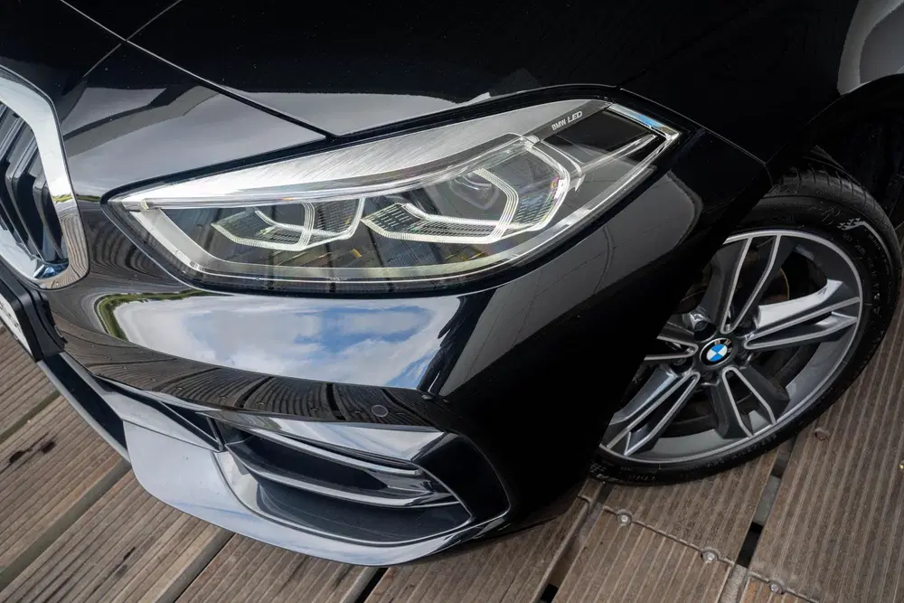 BMW 1-serie 5-deurs 118i Sport Line uit 2023, foto 15