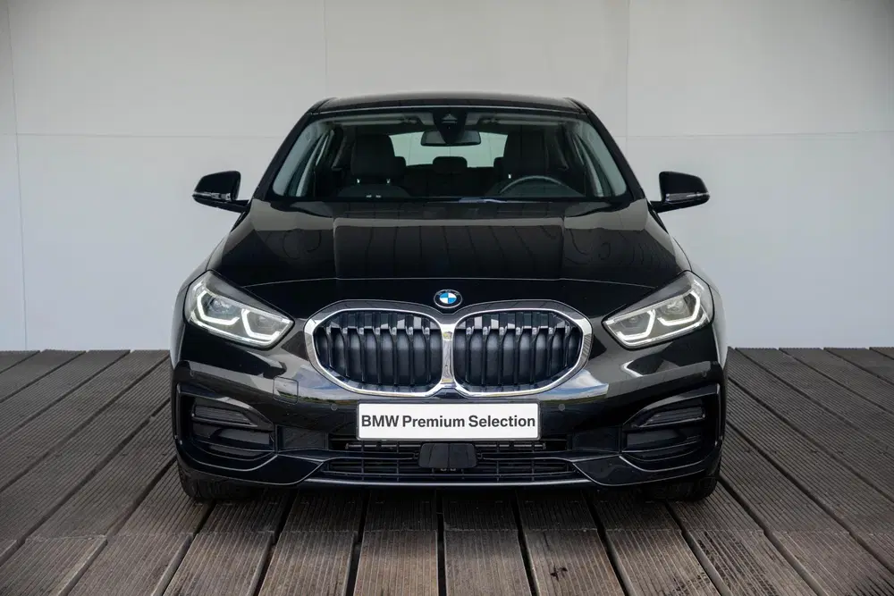 BMW 1-serie 5-deurs 118i Sport Line uit 2023, foto 3