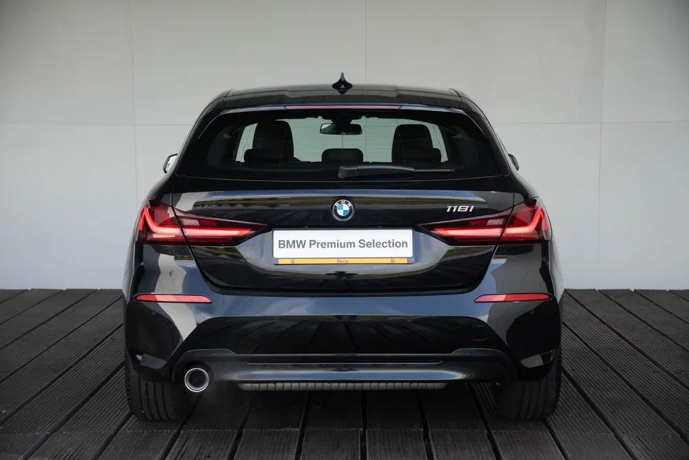 BMW 1-serie 5-deurs 118i Sport Line uit 2023, foto 5
